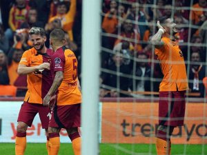 Dries Mertens İlk Gol Sevincini Yaşadı