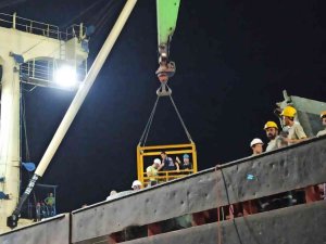 İ̇skenderun’da Gemi Ambarına Düşen İşçi Yaralandı