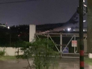 Filipinler’de Yolcu Uçağı Pistten Çıktı