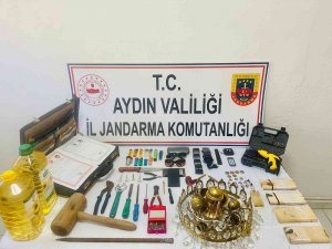 Kuşadası’nda Suç Makineleri Jandarmaya Takıldı