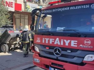 Kontrolden Çıkan Otomobil Evin Bahçesine Çakıldı
