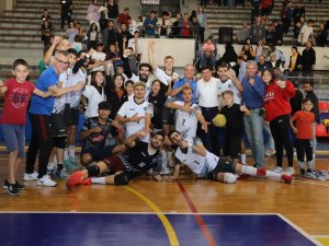 Nazilli Belediyespor Voleybolda, Denizli Temsilcisini 3-0 Mağlup Etti