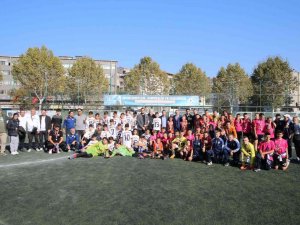 Genç Yaş Futbol Şampiyonasına Bayrampaşa Ev Sahipliği Yaptı