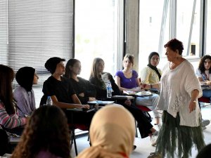 Antalya Edebiyat Günleri’ne Işıl Özgentürk’ten Öykü Atölyesi