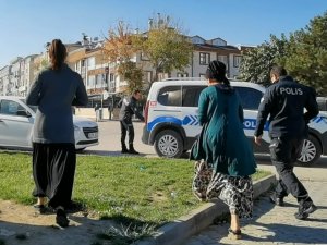 Fal Bahanesiyle Parasını Çaldılar, Polis Yakaladı