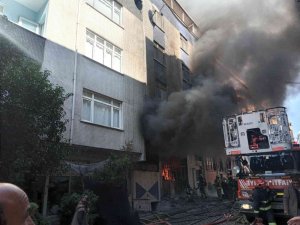 İ̇şyeri Alevlere Teslim Oldu: Ekmek Teknesinin Yanışını Gözyaşları İçerisinde Seyretti