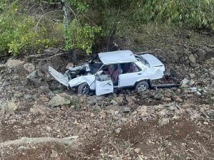 Yayla Yolunda Araç 20 Metrelik Uçuruma Yuvarlandı: 2 Yaralı