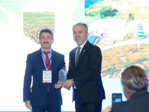 ’Atıklarımız Çiçeğe Dönüşüyor Projesi’ne Ödül