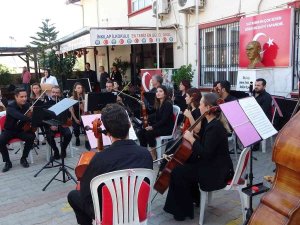 Tarihi Okulda Senfonik Konser