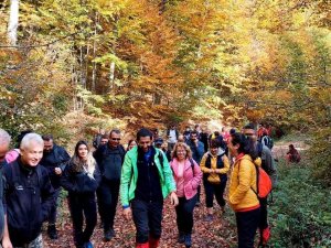 Doğa Tutkunları Domaniç’in Eşsiz Sonbahar Manzarasında Yürüdü
