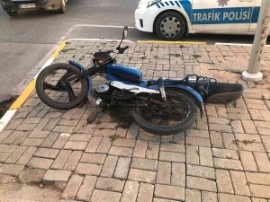 Edirne’de Kırmızı Işık İhlâli Yapan Motosiklet Sürücüsü Yaralandı
