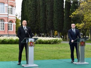 Azerbaycan Cumhurbaşkanı Aliyev: “Azerbaycan Ve Ermenistan’ın Bir Barış Anlaşması İmzalama Zamanının Geldiğine İnanıyoruz”