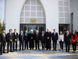 Tbmm Başkanı Şentop, Sisak Recep Tayyip Erdoğan İ̇slam Kültür Merkezi’ni Ziyaret Etti