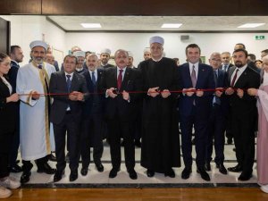 Tbmm Başkanı Şentop, Zagreb İ̇slam Merkezi’nde Hilye-i Şerif Sergisi’nin Açılışını Yaptı