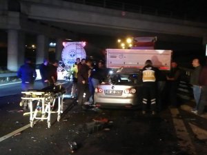 Ankara’da Bir Otomobil Tır’a Arkadan Ok Gibi Saplandı: 1 Yaralı