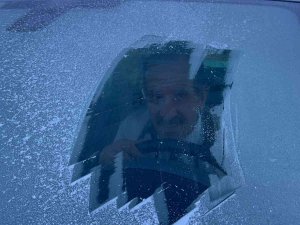 Kars Eksi 8’i Gördü, Araçların Camları Buz Tuttu