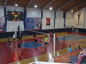 Kahta’da Okullararası Voleybol Turnuvası
