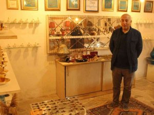 Çiniye Değer Kattı, Altını Çatlattı