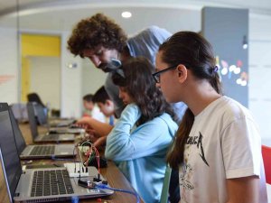 Gençler, Tasarladıkları Projelerle Yarını Şekillendiren Beyaz Eşya Teknolojilerine İmza Atacak