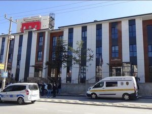Emine Hemşire Kuru Sıkıdan Bozma Tabancayla Vurulmuş