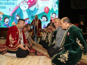 Yarışmanın Heyecanını Sıra Yarenleri Gösterisiyle Attılar