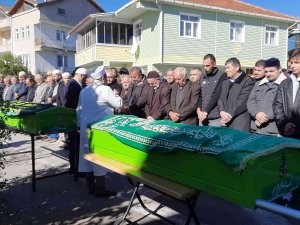 Ağabey İle Kardeşi Yan Yana Toprağa Verildi