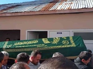 Sinop’ta Silahlı Saldırıda Ölen Muhtarın Oğlu Toprağa Verildi