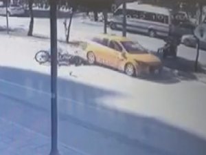 Taksinin Çarptığı Bisikletli Yaralandı