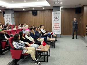 Bankacılık Ve Sigortacılık Bölümü Öğrencileri Sektör Temsilcileriyle Bir Araya Geldi