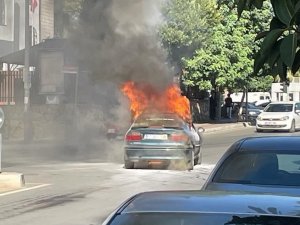 Seyir Halindeki Otomobil Alev Alev Yandı