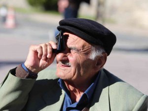 Gümüşhane’de Vatandaşların Güneş Tutulması Merakı