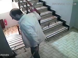 Bakırköy’de Elinde Kılıç Ve Satırla İnsanlara Saldıran Avukat Tutuklandı