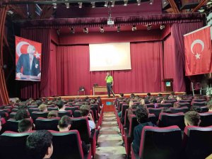 Fethiye’de Öğrenciler “Trafik Dedektifi” Oluyor