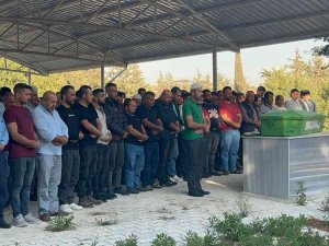 Hatayspor Maçına Giderken, Kaza Yapan Sürücü Ve Yeğeni Toprağa Verildi