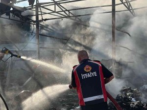 Fabrikanın Madeni Yağ Kazanında Çıkan Yangın 4 Saatte Söndürüldü