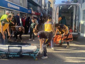 Ticari Taksinin Çarptığı Adam Hastaneye Kaldırıldı