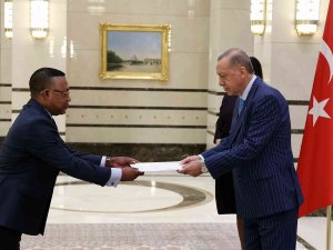 Kongo Cumhuriyeti’nın Ankara Büyükelçisi Ondele, Cumhurbaşkanı Erdoğan’a Güven Mektubu Sundu