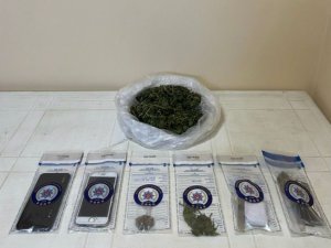 Şüpheli Araç Durduruldu: 180 Gram Esrar Ele Geçirildi