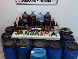 700 Litre El Yapımı Alkol Ele Geçirildi