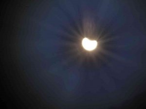 İ̇ki Ülke Arasında Güneş Tutulmasını Kayda Aldı