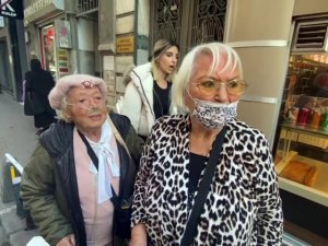 İ̇stanbul’da Taksici Rezaleti: Yaşlı İki Kadını Görmezden Gelip Yanlarından Geçtiler