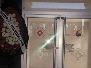 Bilecek Tso Kapısına Siyah Çelenk Bıraktılar