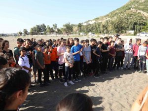 Hatay’da 100 Öğrenciye Deniz Kirliliği Anlatıldı