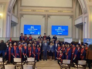 60 Yaşından Sonra Üniversiteyi Bitiren 59 Mezun Kep Attı