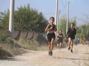 Aydınlı Çocuklar Cumhuriyet İçin Koştular