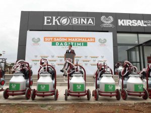 Diyarbakır’da Yılda 800 Bin Ton Süt Elde Eden Üreticiye Süt Sağım Makinesi Dağıtıldı