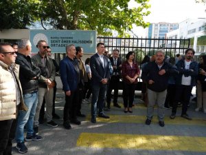 Öğrencisini Darp Ettiği İddiasıyla Tutuklanan Öğretmene Destek