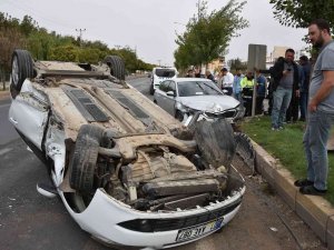 Siverek’te Otomobiller Çarpıştı: 1 Yaralı