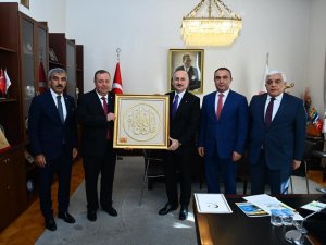 Kilis Heyeti Bakan Karaismailoğlu İle Bir Araya Geldi