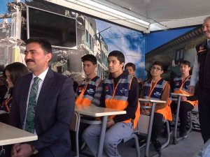 Afad’ın Simülasyon Tırında Van Depremini Yaşadılar